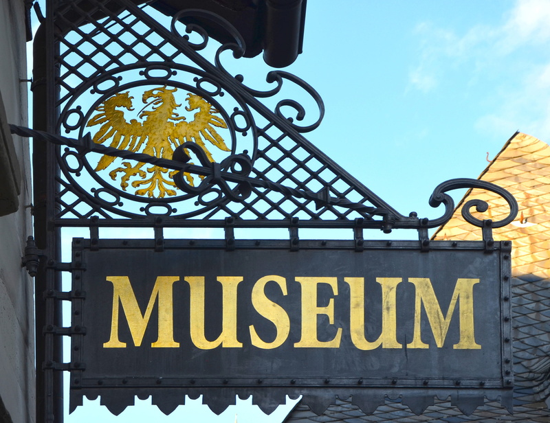 info, building, home, built structure, western script, famous Place, sign, day, capital letter, information, adler, coat of arms, no people, sky, nature