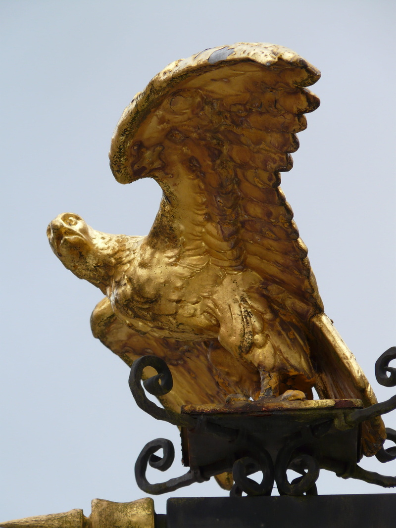 tavern, sideboard, statue, inn, advertising sign, animal themes, gold colored, day, animal wildlife, architecture, animal representation, animal, ornate