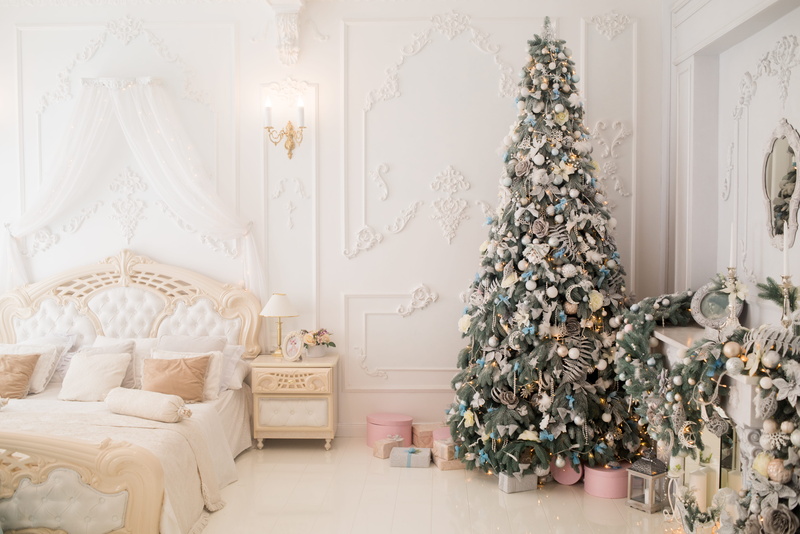 living room, no people, pottery, 5K, christmas decoration, room, nursery, christmas tree, sofa, jar, hardwood, bed, corner, furniture, absence, christmas