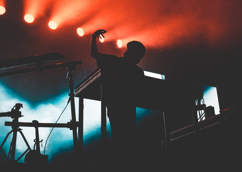 stage light, lighting equipment, stage, festival, performance, 5K, men, music festival, electro, pioneer, silhouette, musical instrument, light, indoors
