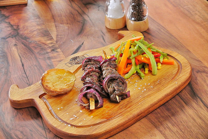 meal, glass, ready-to-eat, bbq, cook, catering, groceries, food, steak, snack, wood - material, freshness, red, wellbeing, healthy eating, kuzu, turk, vegetable