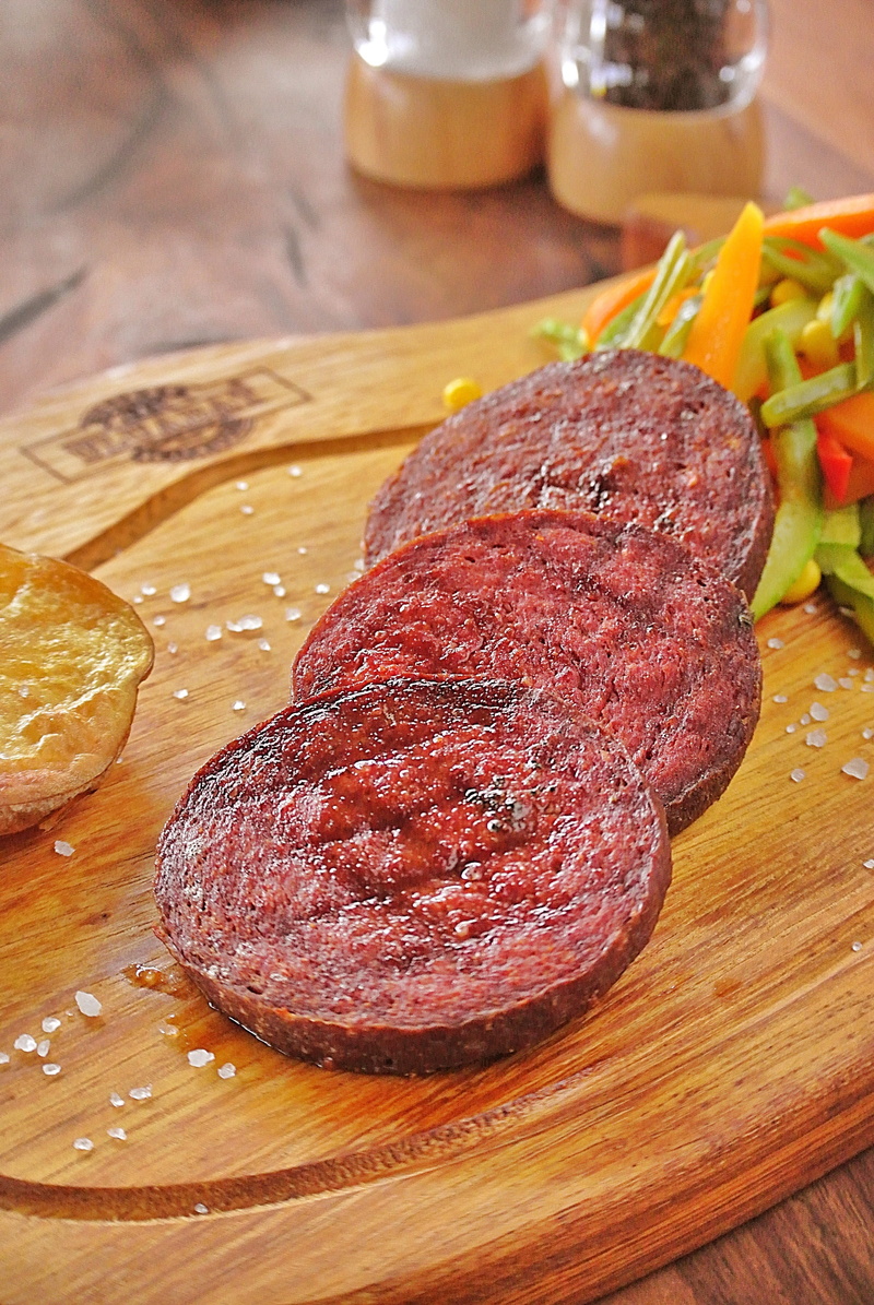 food, turkish, meat, unhealthy eating, cooking, ready-to-eat, food and drink, steak, turk, fillet, wood - material, restaurant, table, lamb, dana, health