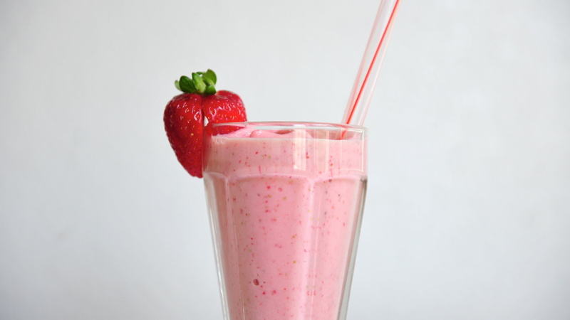 berry fruit, refreshment, healthy eating, cocktail, strawberry, 2K, wellbeing, indoors, glass, drink, fruit, household equipment, drinking glass, smoothie