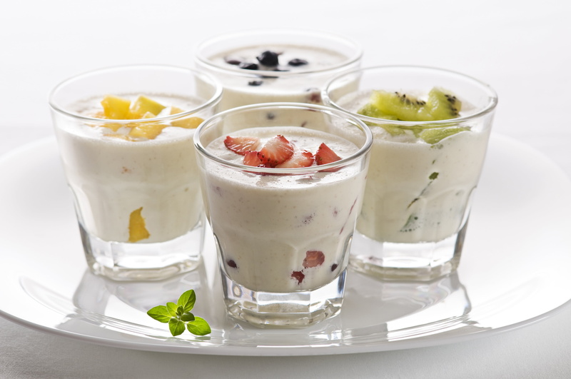 ready-to-eat, garnish, food and drink, no people, blueberries, studio shot, glass, indulgence, healthy eating, freshness, dairy product, food, glass - material