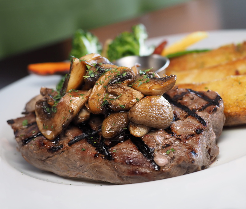 mushrooms, medium, cooked, tenderloin, toppings, juicy, charbroiled, protein, herb, fried chicken, meat, unhealthy eating, steak, delicious, freshness