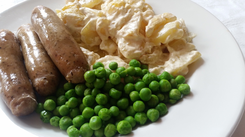 green pea, wellbeing, studio shot, freshness, seed, 5K, potato, nutrition, eat, meal, meat, peas, sausage, ready-to-eat, mash - food state, food and drink