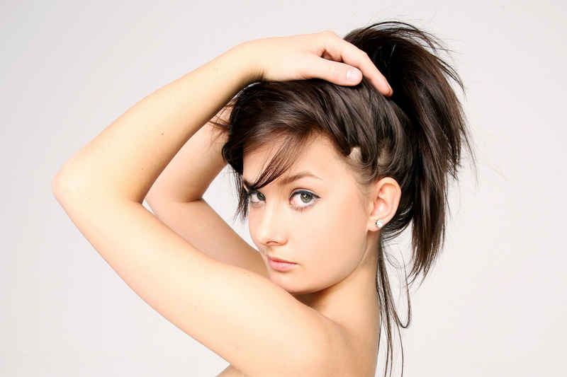 eyes, hd, simple, tatu, hair, people, simple background, green eyes, 2K, edwige, earrings, anna, women, brunettes, green, faces, art, background