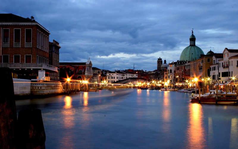 house, grand, italy, venice, architecture, grand canal, 2K, clouds, lanterns, canal, boat, water, buildings, stormy, evening