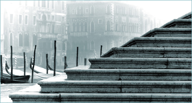 monochrome, city, Italy, old building, cityscape, gondolas, boat, building, river, stairs, 1080P, architecture, Venice