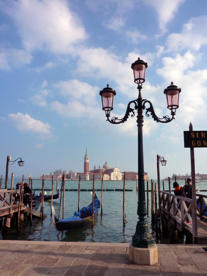 st marks square, street light, famous Place, post, street, moored, gondola, boats, transportation, antique, sea, outdoors, built structure, serenissima