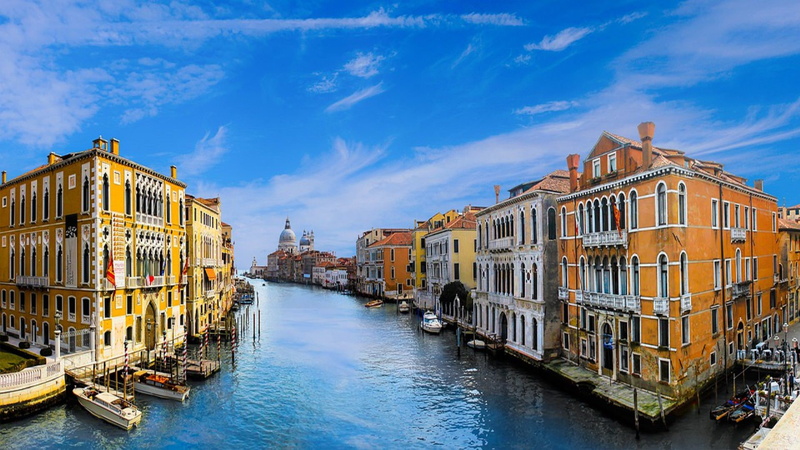 waterfront, city, transportation, built structure, building, outdoors, beautiful, passenger craft, mode of transportation, no people, architecture, canal