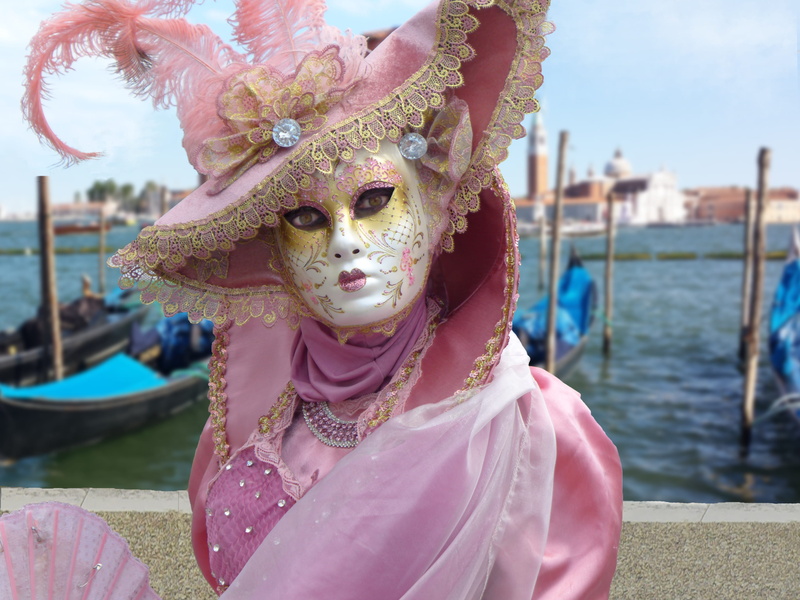dress, mask of venice, outdoors, masks, real people, canal, body, only women, 2K, Elizabeth collar, lifestyles, water, unrecognizable person, pink, costume