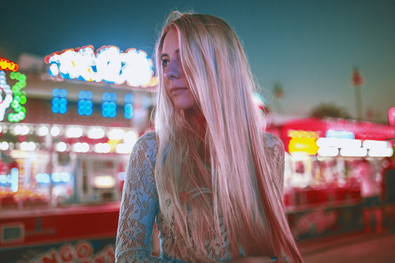 blond hair, beautiful woman, waist up, young adult, young women, white shirt, long hair, outdoors, lifestyles, Arnaud Moro, blonde, hair, 1080P, women