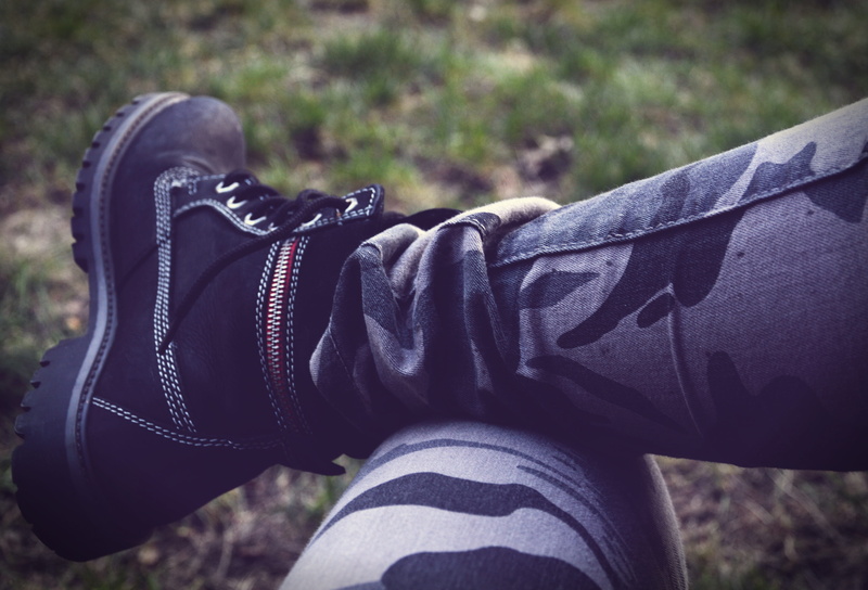 human limb, low section, body part, human leg, men, Shoes, plant, nature, one person, outdoors, land, focus on foreground, glove, human foot, Legs, 4K
