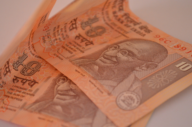 group of objects, cash, two, no people, money, picture, notes, paper Currency, banknotes, number, 5K, business, exchange rate, bank account, wealth, economy