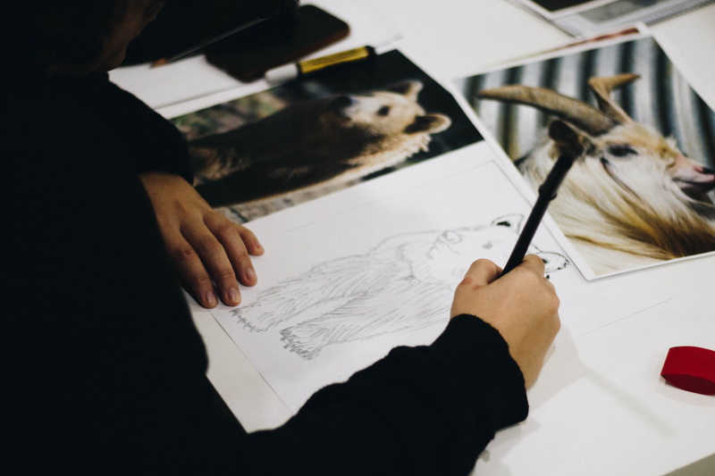 artist, occupation, art, 5K, art and craft, creative, human body part, skill, activity, hands, holding, paper, human, indoors, human hand, table, brown