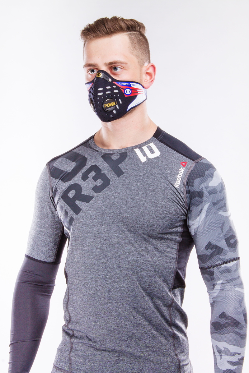 looking at camera, standing, mask antysmogowa, breathe healthy, communication, lifestyles, sport, studio shot, teenage boys, healthy lifestyle, portrait