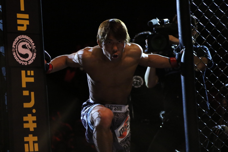 three quarter length, entering, training, martial arts, black background, waza, men, cage, pancrase, lifestyles, girls, kick, 5K, sportsman, effort, determination