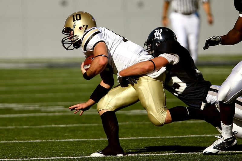 team, defense, motion, game, sports team, two, tackle, sportsman, running, football player, football, american football, playing, people, sports helmet