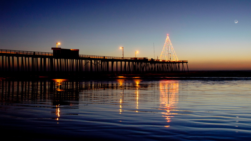 building exterior, 8K, city, water, illuminated, transportation, cloud, bridge, nature, christmas, lights, sunset, travel destinations, nighttime, dock