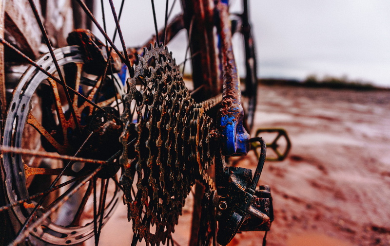 redrock, transportation, rusty, stationary, spoke, luck, st. george, selective focus, parts, focus on foreground, mud, close-up, wheel, bicycle, outdoors