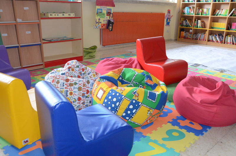 absence, inflatable, close-up, relaxation, library, teaching, container, bag, room, s, photo, school, still life, toy, seat, children, 2K, pillow, childrens
