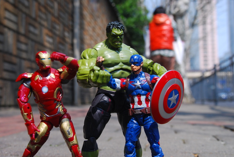 outdoors, multi colored, heroes, 4K, celebration, Figures, male likeness, men, city, red, marvel, shanghai, captain, hulk, street, art and craft, captain america