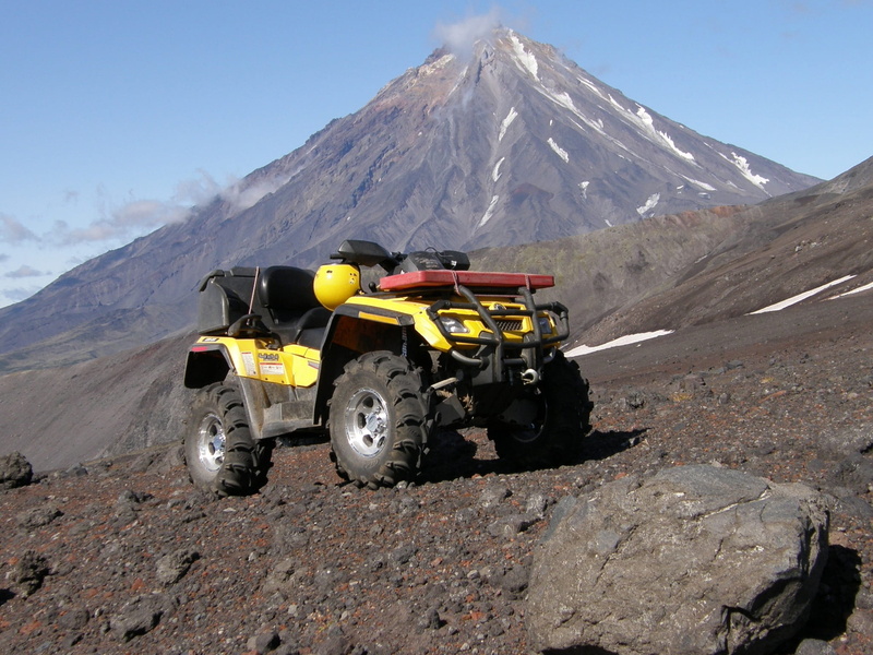 mountain range, sky, land vehicle, ravine, land, the foot, mountain, open space, snowcapped mountain, slope, highlands, 1080P, road, height, day, relief