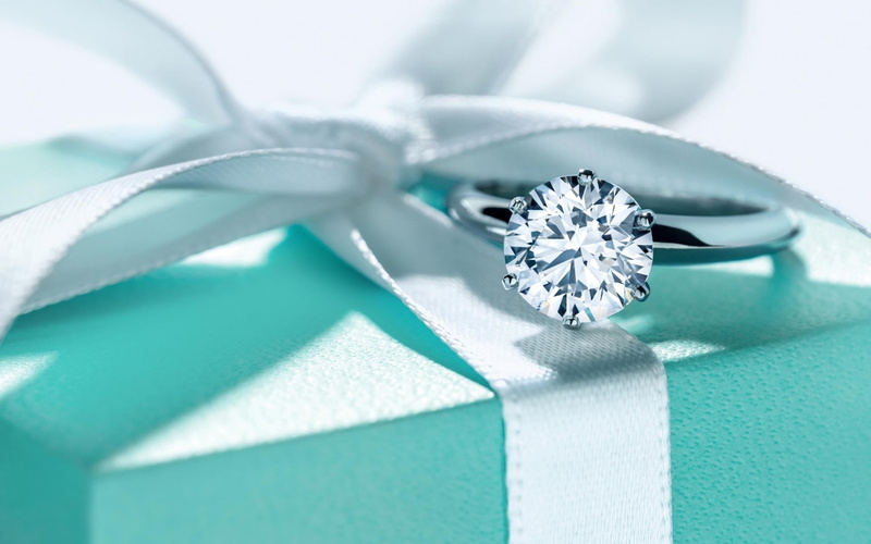 celebration, gift, co, emotion, 1080P, diamond - gemstone, precious gem, ribbon, brand, gift box, indoors, studio shot, desktop, jewelry, shiny