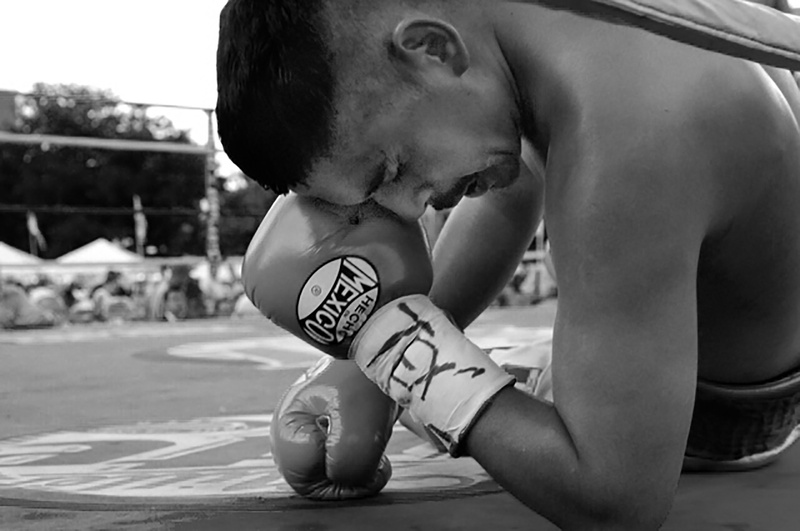 fight, bw, men, health, strength, muscular Build, competitive, photo, leisure activity, young men, body, ring, tex, shirtless, grayscale, fitness, close-up