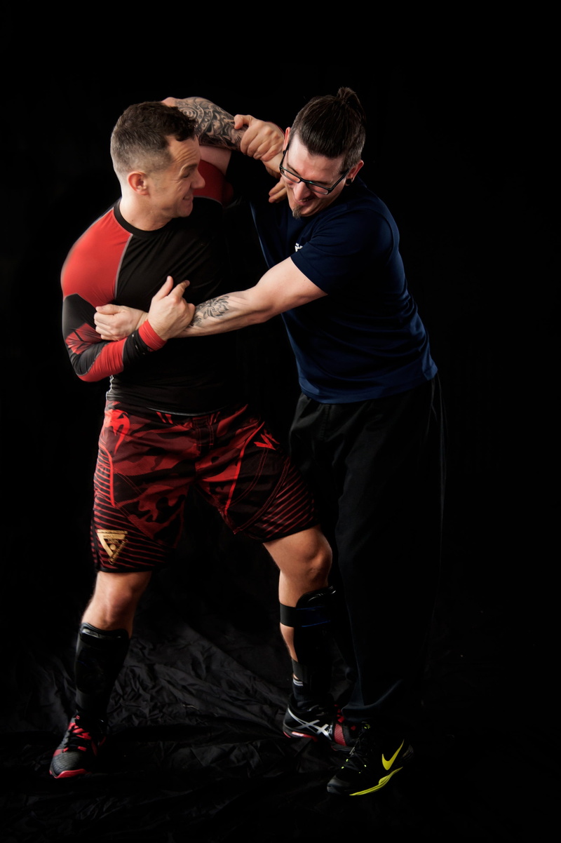 fighter, self-defense, fight, wing tzun, wing chun martel art, attack, sports clothing, strength, punching, lifestyles, sporty, selfdefens, street fight