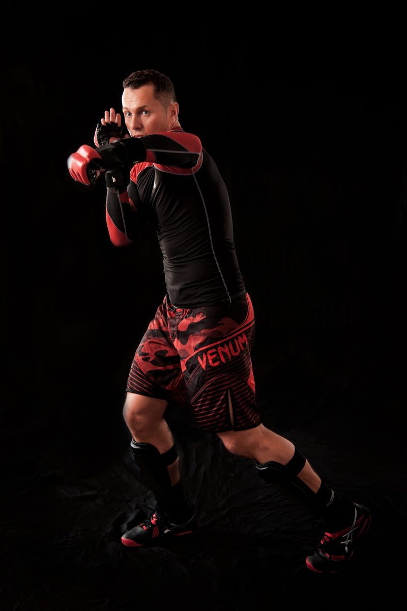wing chun martel art, street fight, athlete, leisure activity, full length, fighter, adult, 2K, fight, front view, self-defense, lat sao, young adult