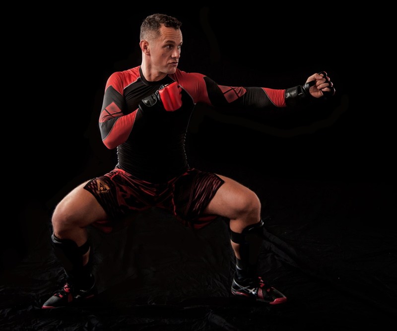 wing tzun, biu tze, 2K, healthy lifestyle, muscular build, studio shot, athlete, fight, box, lat sao, one person, attack, effort, chi sao, wing chun martel art