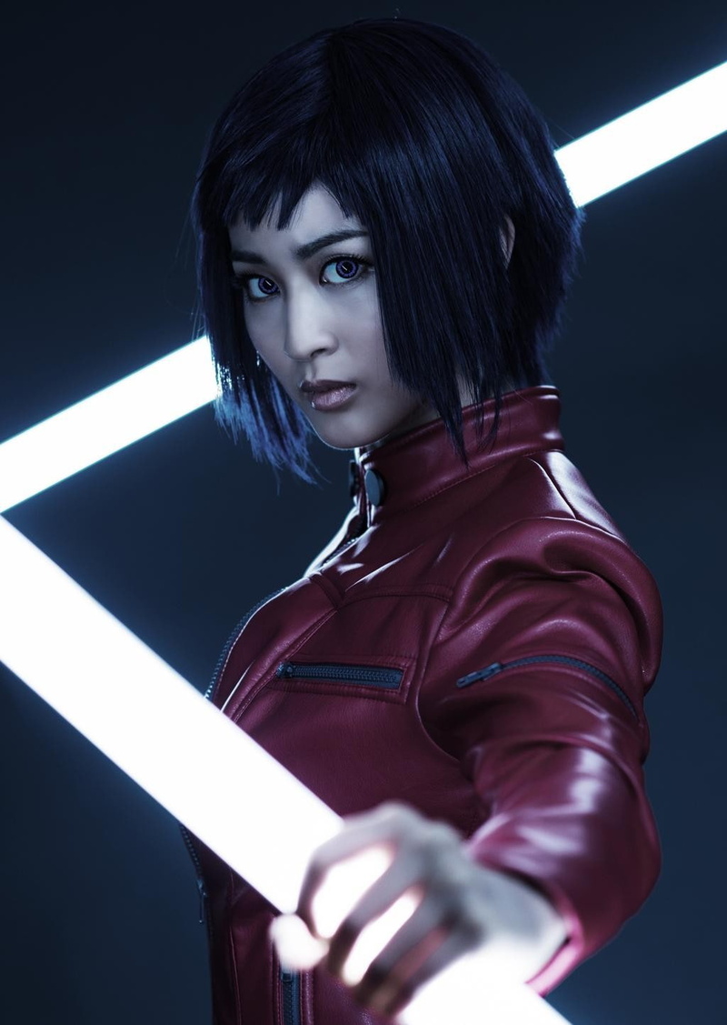 Kusanagi Motoko, adult, beautiful people, fashion model, Ghost in the Shell, modern, hands, neon, young women, beauty, blue hair, blue eyes, red, looking at camera
