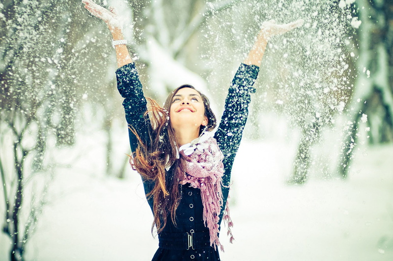 winter, beautiful woman, human limb, females, snowing, human arm, beauty, nature, snow, outdoors, positive Emotion, warm clothing, young Women, tree, happiness