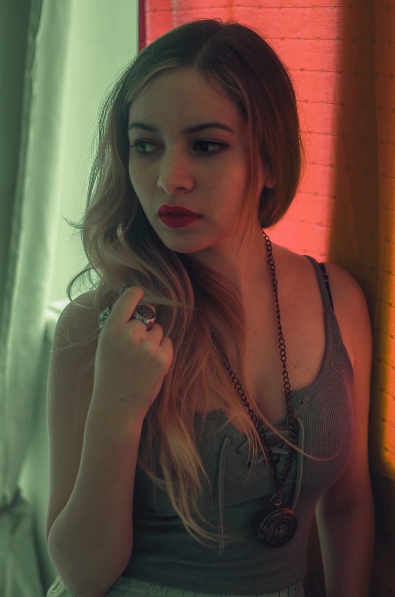 hairstyle, headshot, teen, leisure activity, portrait, young women, beauty, young adult, blonde, la plata, women, argentina, looking, lifestyles, real people