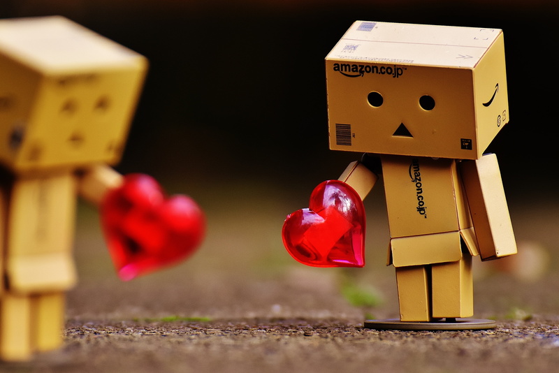 toy, red, heart, art and craft, nature, danbo, close-up, fun, focus on foreground, longing, wood - material, figures, 4K, cardboard, separation, funny cute