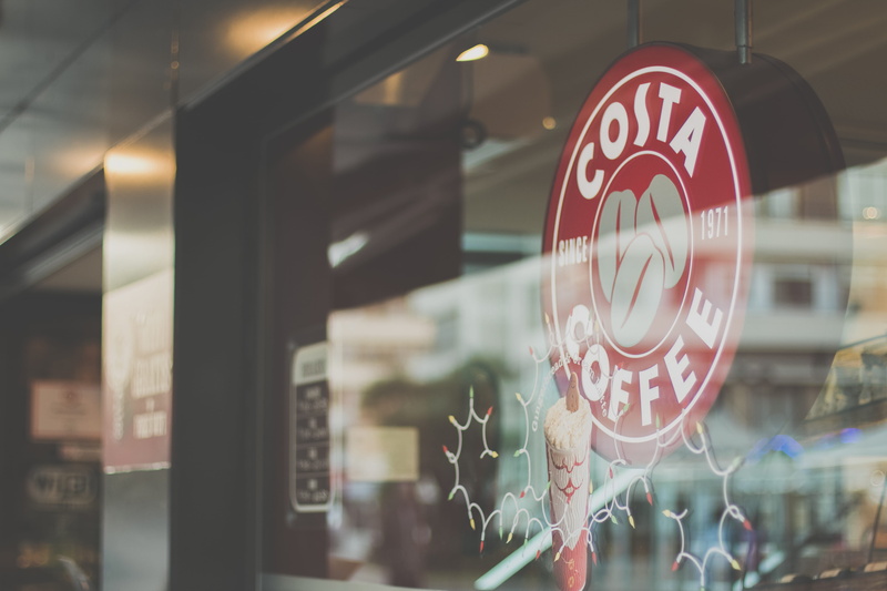 clock, red, coffee shop, number, transparent, coffee, text, no people, building, signalise, communication, signal, outdoors, restaurant, costa, 5K, commerce