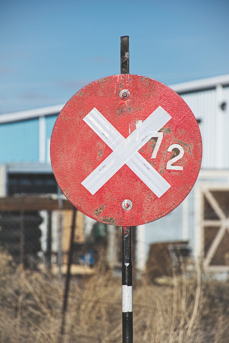 forbidden, daylight, gray, sky, outdoors, communication, signal, road sign, 5K, information, grass, shape, red, metal, road, guidance, stop sign, environment