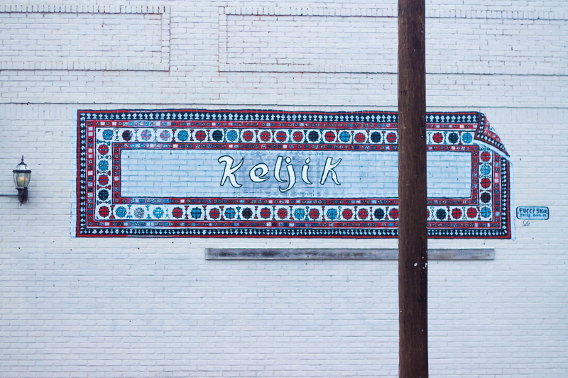 4K, urban, text, no people, business, street, script, communication, built structure, vintage, outdoors, billboard, wood - material, guidance, travel