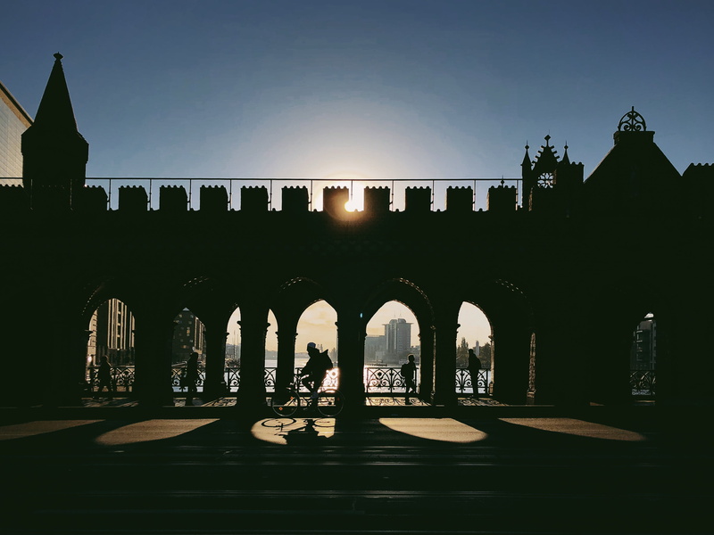 4K, nature, shadow, sun, oberbaum, group of people, architectural column, outdoors, bridge, sky, history, built structure, silhouette, incidental people