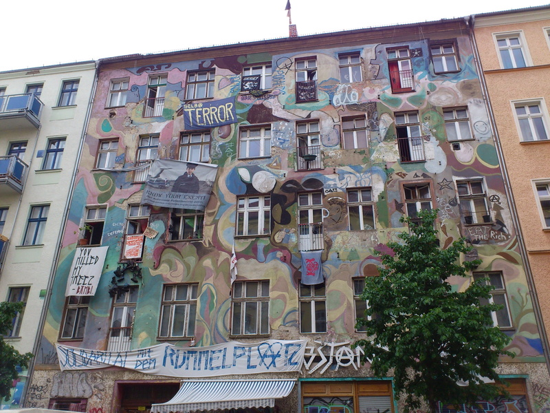 no people, colorful, facade, built structure, communication, big city, building, city, low angle view, decoration, window, kiez, problem, residential district