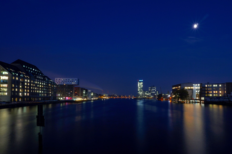 architecture, friedrichshain, treptower, cityscape, media-spree, moon, skyscraper, reflection, full moon, bridge, modern, building exterior, 5K, colorfull