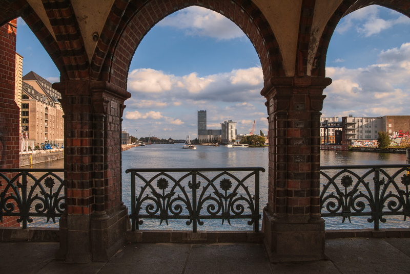 built structure, 4K, arch, bridge - man made structure, day, arched, city, architecture, cloud - sky, connection, building, oberbaumbrücke, water, friedrichshain