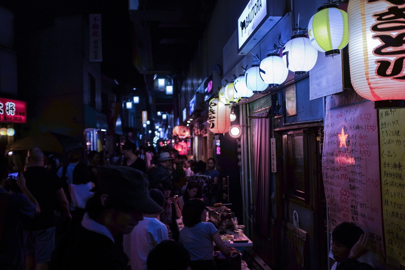 restaurant, lantern, food and drink, white, illuminated, communication, group, nightlife, men, bar, large group of people, women, crowd, city life, street