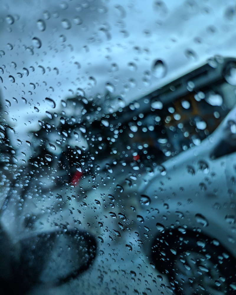 drop, mode of transportation, motor vehicle, steel, land vehicle, foam, transportation, outdoors, raindrop, transparent, jet ski, wet, automobile, rain