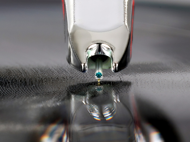 bestsound, selective focus, futuristic, vinyl, silver - metal, 8K, indoors, no people, close-up, symbol, vinylgroove, recordplayer, hifi, highendaudio