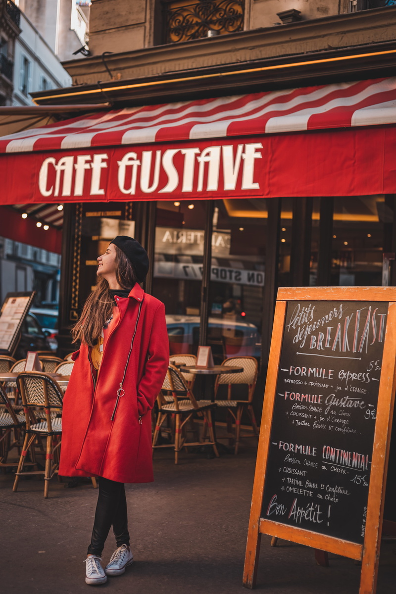 street, business, stores, budweiser, food and drink, women, leisure activity, architecture, standing, western script, lifestyles, real people, casual clothing