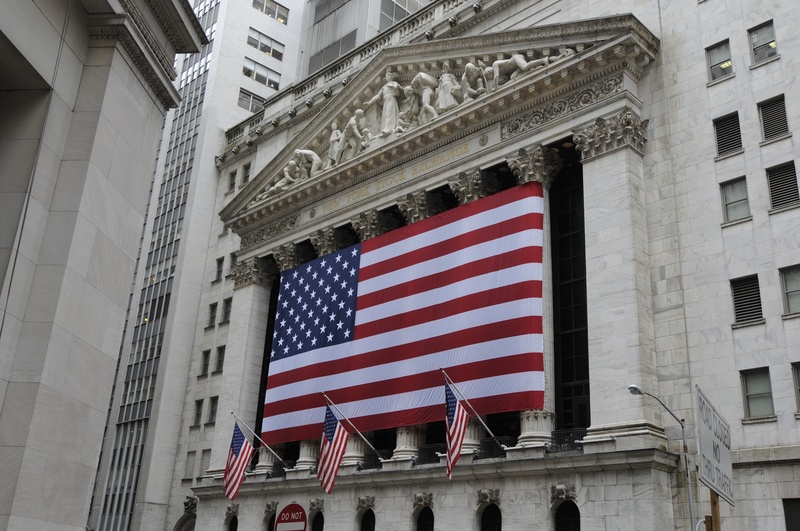 4K, red, new York City, patriotism, star shape, shape, stock exchange, independence, uss, built structure, outdoors, building exterior, money, flag, architecture