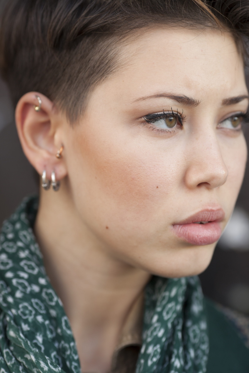 hair, beautiful, young women, looking away, looking, portrait, jewellery, human body part, women, pretty, thru, young adult, 5K, jewelry, woman, body part